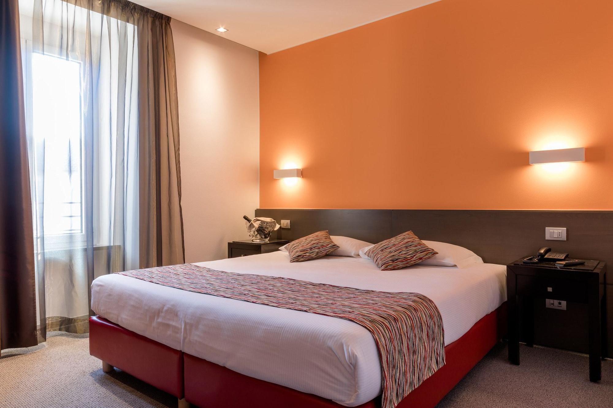 Hotel Valeria วิลลาโอปิชีนา ภายนอก รูปภาพ