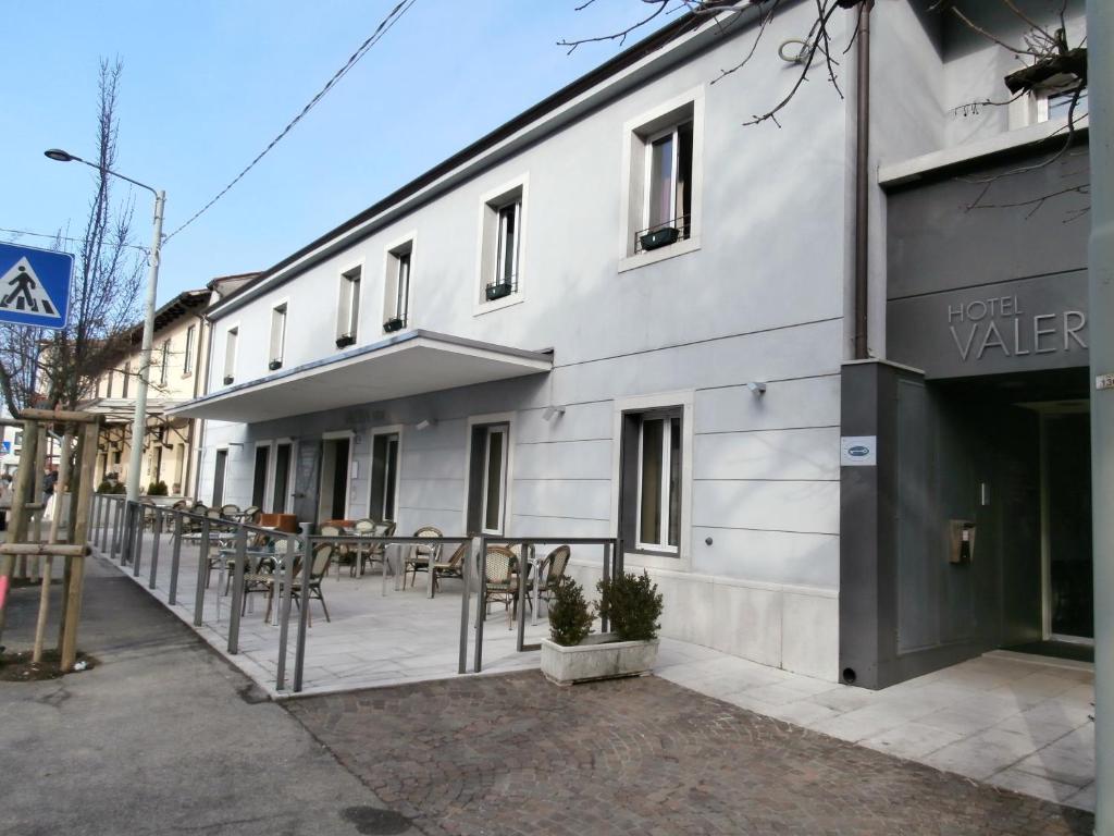 Hotel Valeria วิลลาโอปิชีนา ภายนอก รูปภาพ